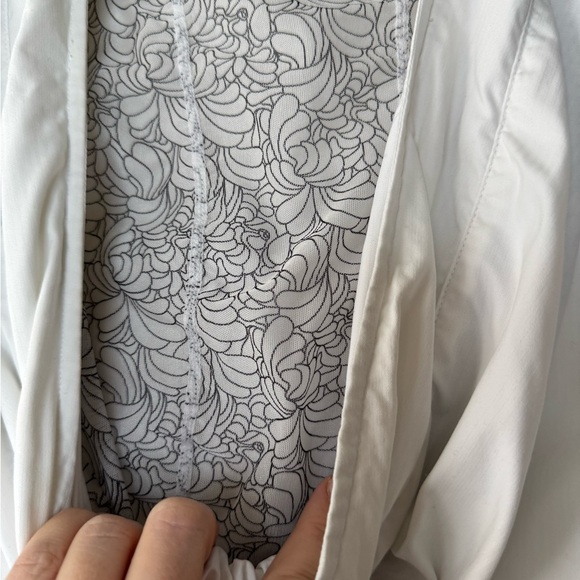 Lululemon Women's White Hooded Jacket - Picture 16 of 17